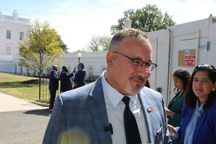 Autoridades-federales-urgen-a-Puerto-Rico-a-acelerar-la-descentralización-de-la-Educación Puerto Rico