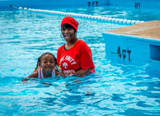 En plena ola de calor las piscinas públicas de Filadelfia refrescan a la población piscinas