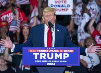 En Filadelfia Trump propone una liga de lucha al estilo UFC compuesta por migrantes «violentos» violentos