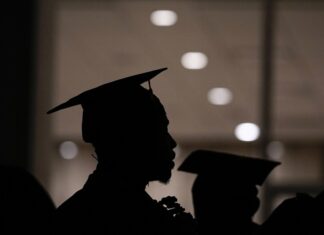 ¿Empiezas tu primer empleo tras graduarte? Aquí te explicamos cómo organizar tus finanzas empleo