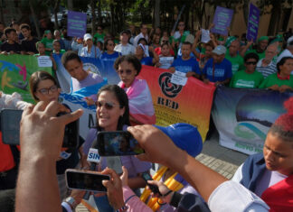 Activistas dominicanas protestan contra Código Penal que mantiene prohibición total del aborto aborto