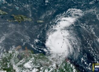 El huracán Beryl escala a la categoría 5 en el este del mar Caribe