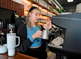 Empleadores de EE. UU. añadieron 206.000 puestos en junio, una señal de fortaleza económica continua empleadores