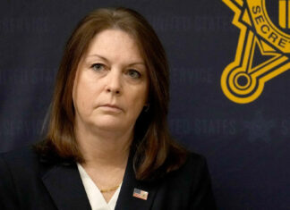 Renuncia la jefa del Servicio Secreto de EE. UU. tras el atentado a Trump Trump