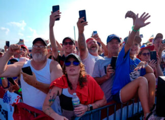 «Una pantalla, dos películas»: el ataque a Trump inspira teorías de conspiración enfrentadas Trump