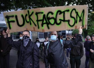 Con carteles y banderas, miles salieron a la calle para denunciar el racismo racismo