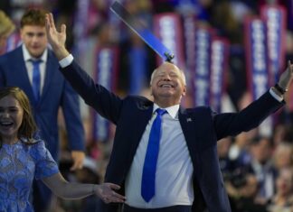 Tim Walz acepta nominación vicepresidencial demócrata en convención en Chicago nominación