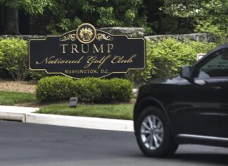 Club de golf de Trump acogerá gala para recoger fondos para acusados de asalto a Capitolio Trump