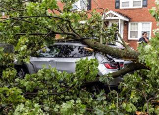 Debby’s aftermath leaves thousands in the dark; threatens more flooding in the Carolinas flooding