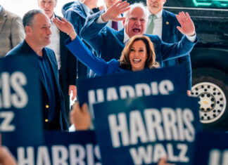La campaña Harris-Walz lanza un canal en WhatsApp para llegar a los votantes latinos Harris-Walz