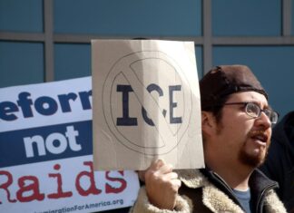 Grupos civiles denuncian abusos y trato inhumano en nueve cárceles migratorias de Luisiana abusos