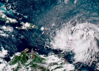 La tormenta tropical Ernesto descarga aguaceros en el nordeste del Caribe y pone rumbo a Puerto Rico tormenta