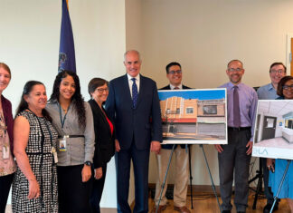 Sen. Bob Casey addresses Philadelphia’s opioid crisis at Esperanza Health Center opioid