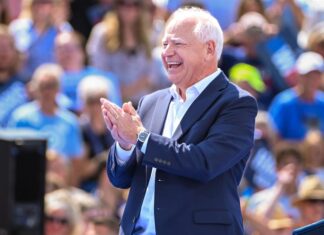 Un audio retrata a Trump alabando gestión de Walz en 2020 tras disturbios por George Floyd Walz