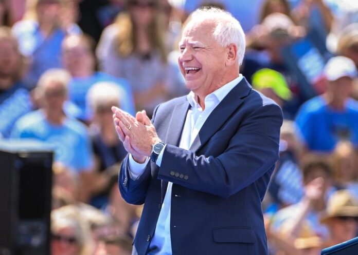 Un audio retrata a Trump alabando gestión de Walz en 2020 tras disturbios por George Floyd Walz