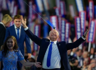 Los demócratas apelan con alegría a los indecisos e independientes demócratas