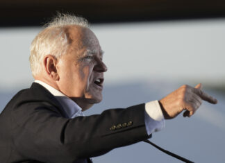 Walz dice que los que protestan contra el respaldo de EE. UU. a Israel lo hacen por «razones correctas» protestan