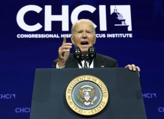 Biden asegura en un evento latino que los inmigrantes son «la sangre de Estados Unidos» inmigrantes
