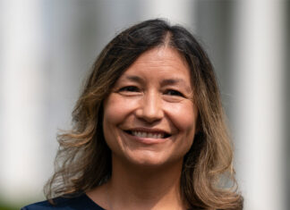 Julie Chávez Rodríguez celebra el Día del Trabajo complacida de lo que los demócratas están haciendo por los trabajadores latinos Julie Chávez Rodríguez