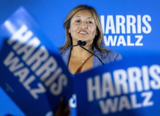 La jefa de la campaña de Harris advierte: La retórica de Trump tiene consecuencias reales Trump