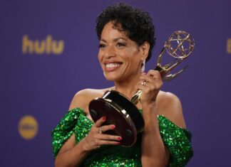 Los actores Liza Colón-Zayas y Anthony Ramos aparecen junto a Tim Walz en Pensilvania Liza Colón-Zayas