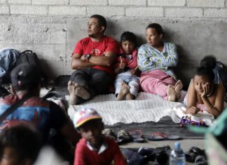 Migrantes desde el centro de México piden a Sheinbaum libre tránsito y trato digno Migrantes