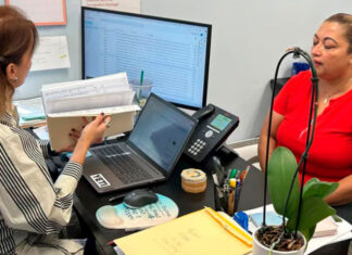 «Orar, trabajar y pagar impuestos»: medio millón de inmigrantes casados con ciudadanos en conteo regresivo tras pausa al ‘parole in place’ parole