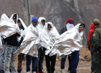 Votantes hispanos quieren soluciones a la situación de la frontera sur