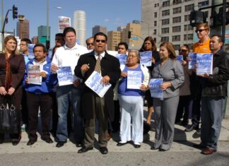 Conmemoran 30 años de la primera manifestación masiva de latinos contra ley antiinmigrante latinos