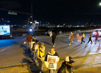 Estibadores de puertos de Maine a Texas secundan una huelga que podría causar desabastecimiento puertos de Maine