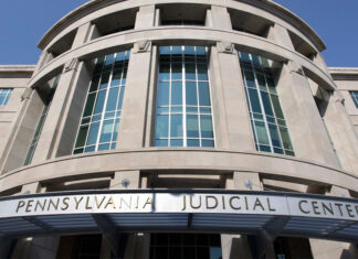 Grupos de defensa de los derechos electorales reaccionan al fallo de la Corte de Pensilvania en el caso de fecha escrita a mano en boletas por correo
