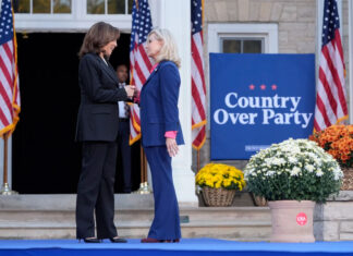 Harris seeks to win over Republicans uneasy about Trump with Trump to Midwestern suburbs Harris