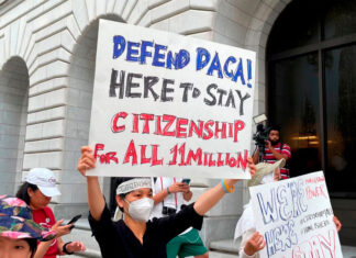 Inmigrantes traídos a EE. UU. cuando eran niños pedirán a jueces avalar protección contra deportación Inmigrantes