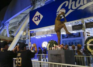 Kamala Harris rinde tributo a Fernando Valenzuela: «Dejó una marca imborrable en EE. UU.» Kamala Harris