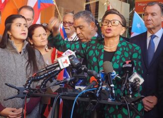 Lideres puertorriqueños y latinos piden voto de castigo contra Donald Trump latinos