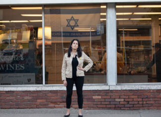 Some Jewish voters in presidential swing states reconsider their longtime devotion to Democrats voters