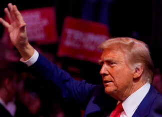 Trump encabeza mitin en Nueva York tras comentarios vulgares y racistas de aliados Trump