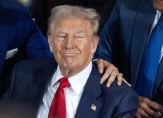 Trump redobla sus ataques e insultos contra Harris durante mitin con latinos en Miami Trump