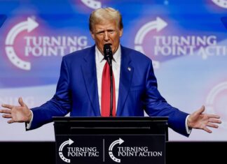 Casi la mitad de simpatizantes de Trump prevé problemas en las elecciones, según un sondeo Trump