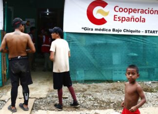 España instala una clínica para tratar a los migrantes que cruzan la selva del Darién selva