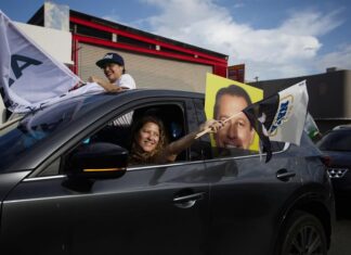 La caravana electoral de la Alianza congrega a miles de vehículos en Puerto Rico caravana