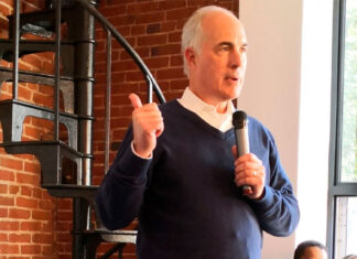 En reñida batalla los demócratas buscan alertar sobre lo que está en juego