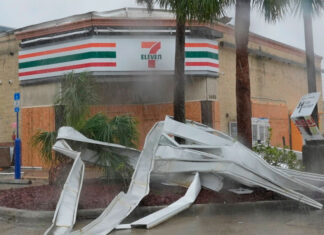 Idioma, falta de dinero y temor: temas de vida o muerte para migrantes que se enfrentan a Milton en Florida Milton