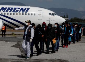 Mexicanos encabezaron las deportaciones de EE. UU. en octubre, con la mayor cifra en 10 años