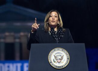 Harris agradece a los militantes demócratas su apoyo y subraya que la lucha no ha acabado militantes