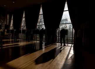 EE. UU.: Jornada electoral marcada por una masiva participación anticipada concluye con pocos problemas electoral