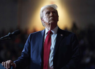 El Día 1 de Trump: deportaciones masivas, indultos y borrar sus casos penales Trump