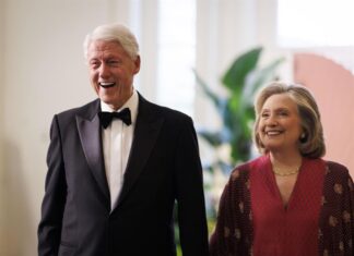 Los Clinton, sobre victoria de Trump: «EE. UU. es más grande que cualquier elección» Trump