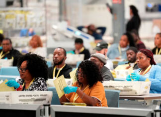 Juventud de Filadelfia se moviliza por el voto anticipado con la marcha “Give Us a Ballot” Pensilvania