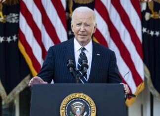 Un juez de Texas anula el plan de Biden para indocumentados cónyuges de ciudadanos de EE. UU. Biden